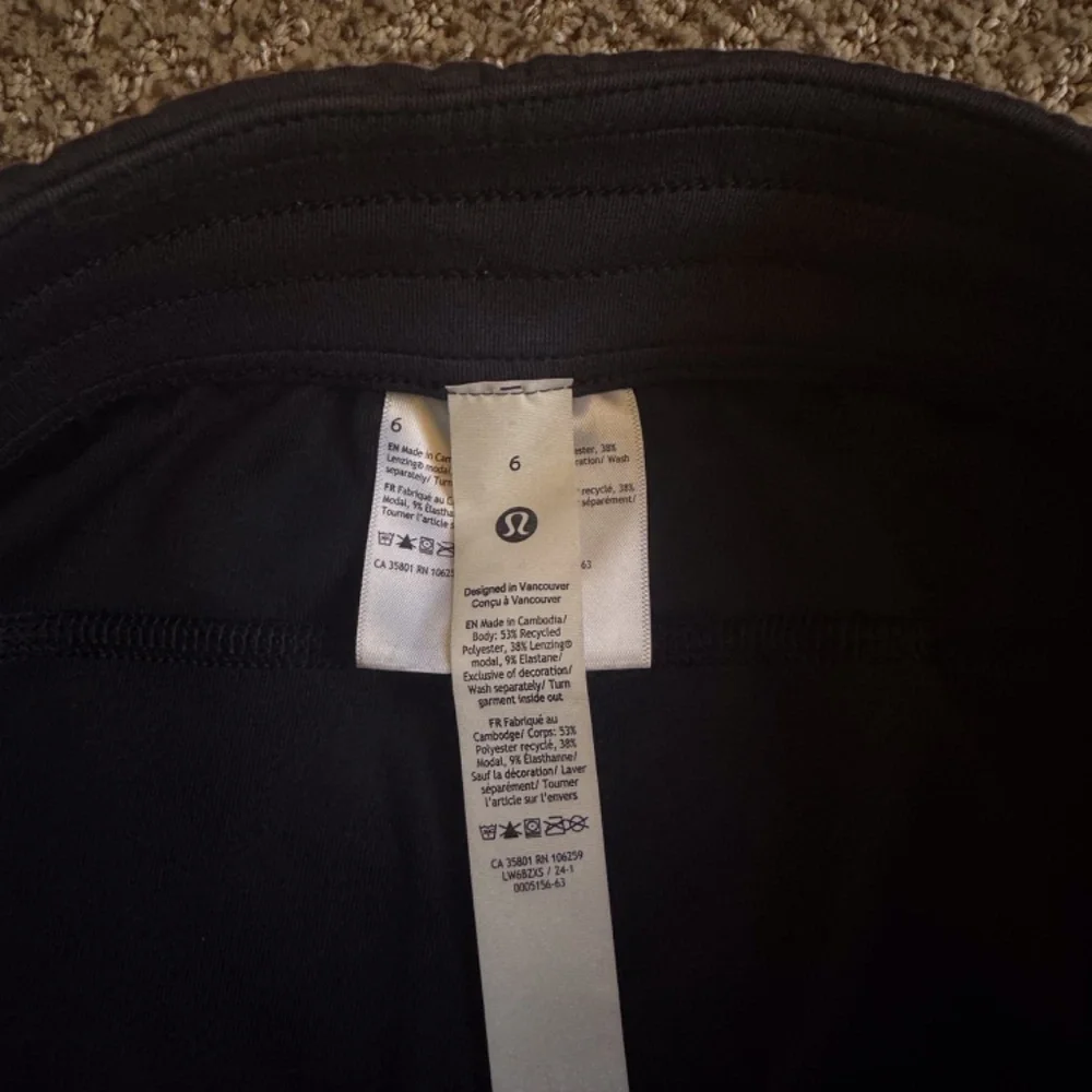 Lululemon Softstreme High-Rise Straight Leg Crop in washed black